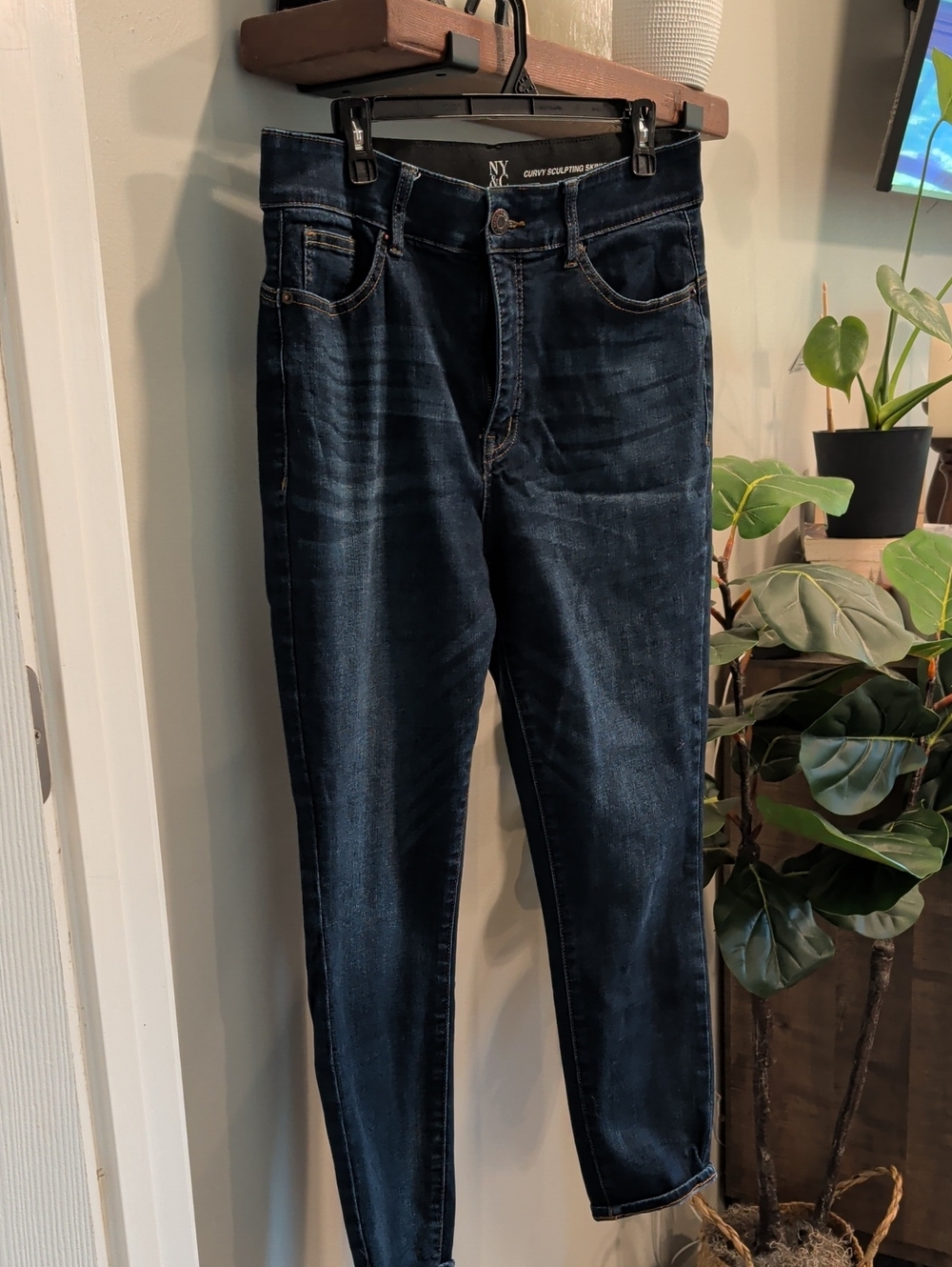 New York & Company Dark Wash Curvy Sculpting Skinny Women's Jeans